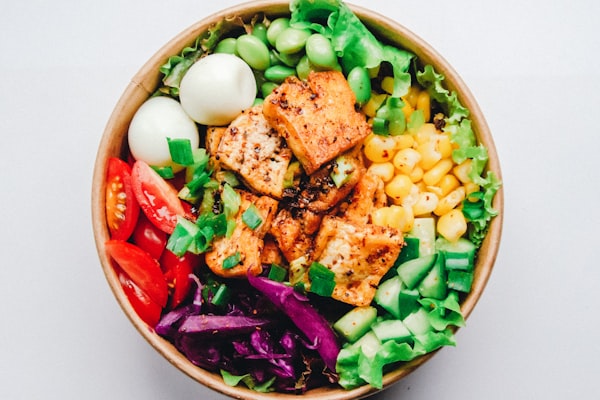 Healthy meal bowl with fresh vegetables